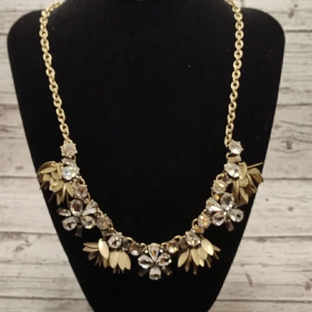 J Crew Bronze Gold Rhinestone Flowered Necklace. B1